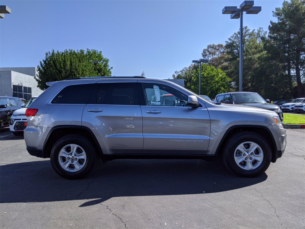 Pre-owned 2015 Jeep Grand Cherokee Laredo Rwd 4d Sport Utility